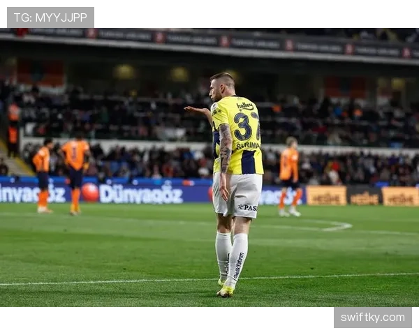 什克里尼亚尔的技术特点：稳健防守、精准出球与出色位置感如何构筑其顶级中卫价值